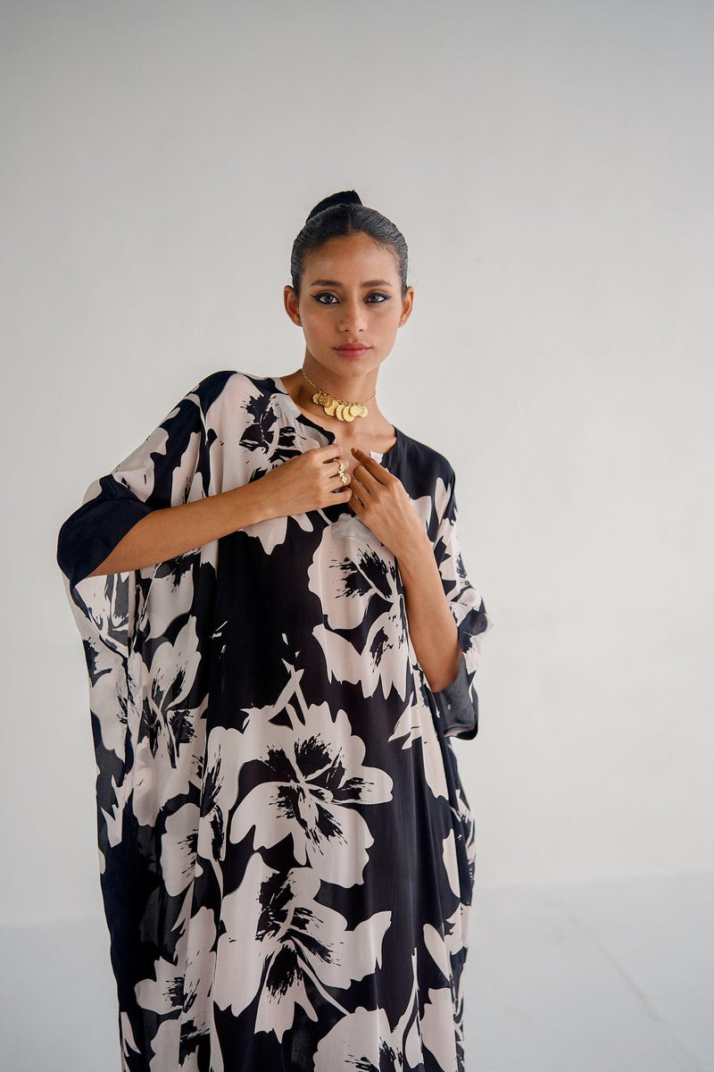 BLACK KAFTAN - Esha Arora