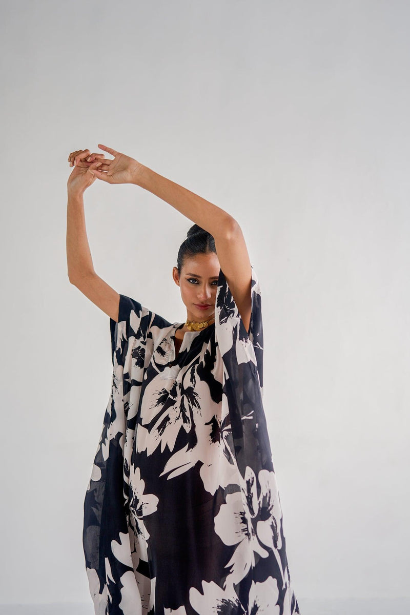 BLACK KAFTAN - Esha Arora