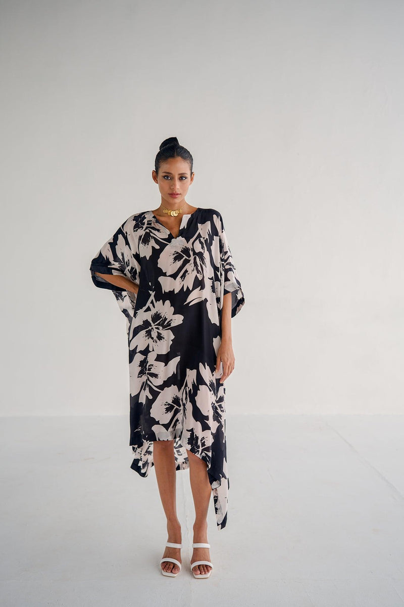 BLACK KAFTAN - Esha Arora